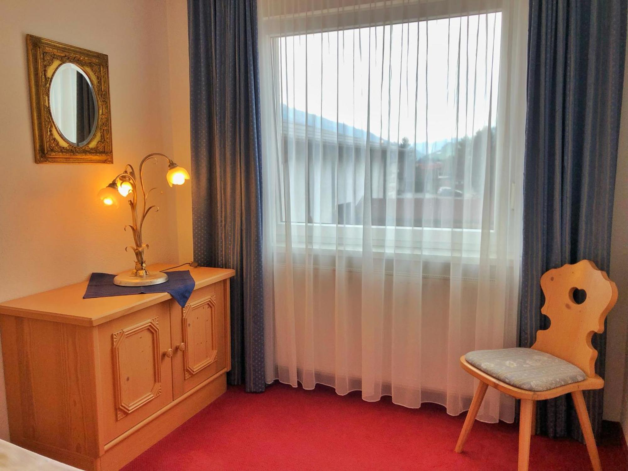 Gasthof Enzian Tannheim Rom bilde