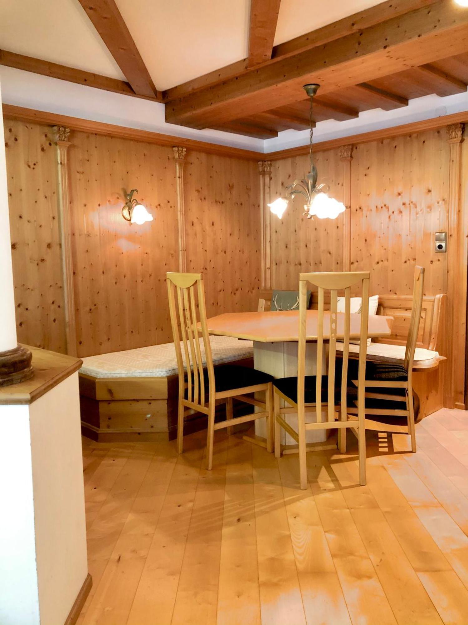 Gasthof Enzian Tannheim Rom bilde